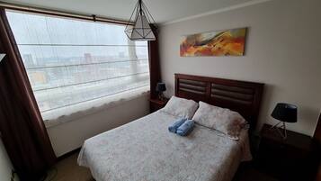 Iron/ironing board, free WiFi, bed sheets