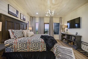 5 bedrooms, iron/ironing board, WiFi, bed sheets