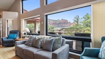 Smart TV, fireplace, DVD player