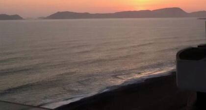 New Department near airport w/ free Netflix