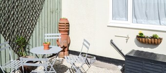2 bedroom accommodation in Enderby