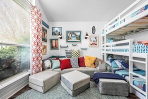 3 chambres, fer et planche à repasser, lit parapluie, Wi-Fi gratuit