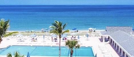 Beach nearby, sun loungers, beach towels