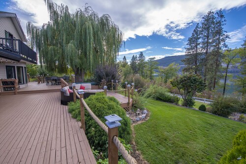 Large private suite with gorgeous views of wood lake on the Okanagan rail trail.