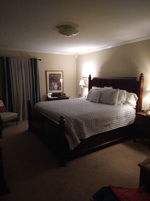 5 slaapkamers, een strijkplank/strijkijzer, gratis wifi, beddengoed