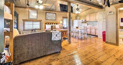 Renovated Bunkhouse on 12-Acre Horse Farm!