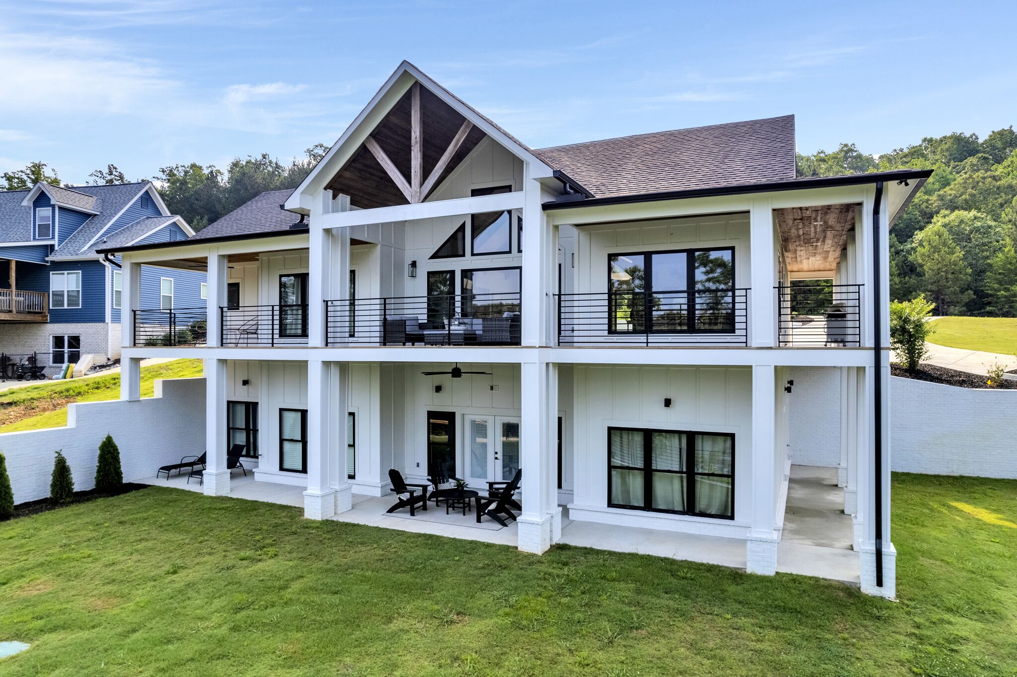 ~Beautiful New Home~Gorgeous Lake View~Sleeps 14~Private Dock~