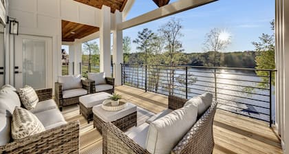 ~Beautiful New Home~Gorgeous Lake View~Sleeps 14~Private Dock~