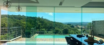 Pool house well located 5 min from Flamboyant