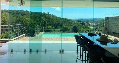Pool house well located 5 min from Flamboyant
