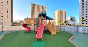 Children’s area - Beautiful Waikiki Banyan 1BR/Free PRKG W/ Balcony (Honolulu)