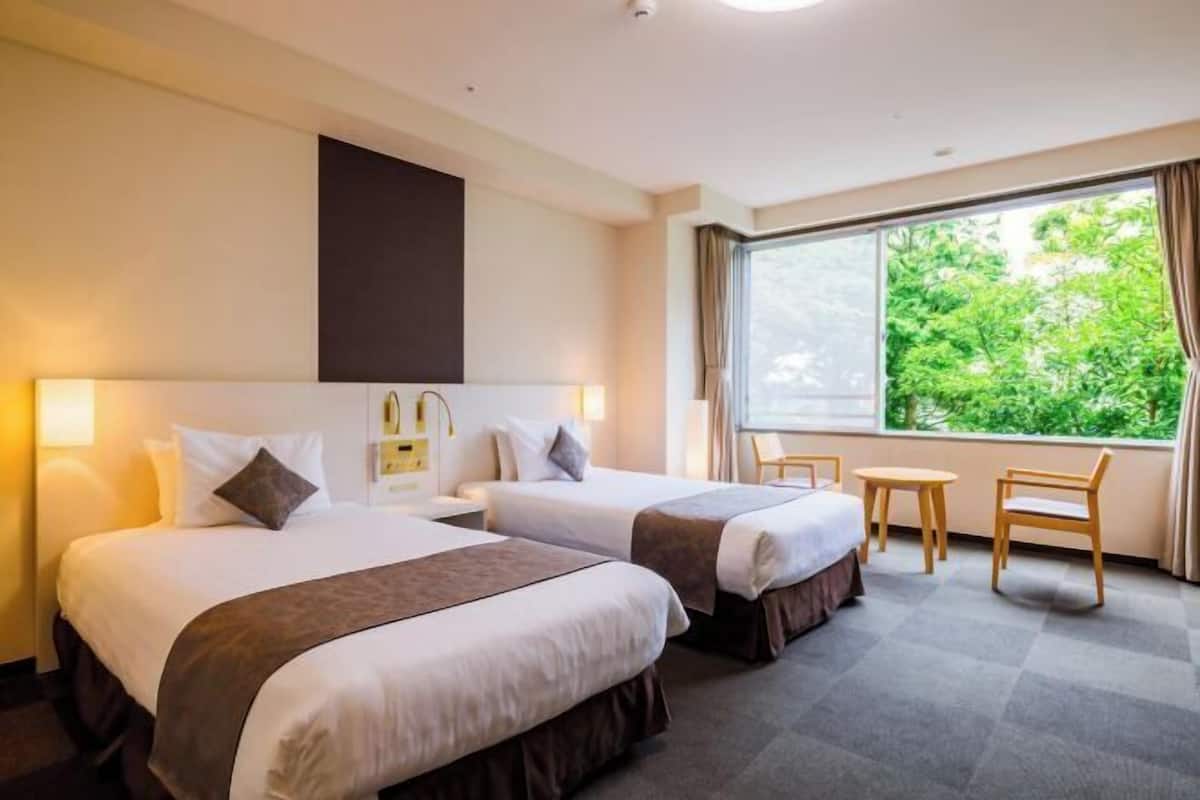 In-room safe, blackout curtains, free WiFi