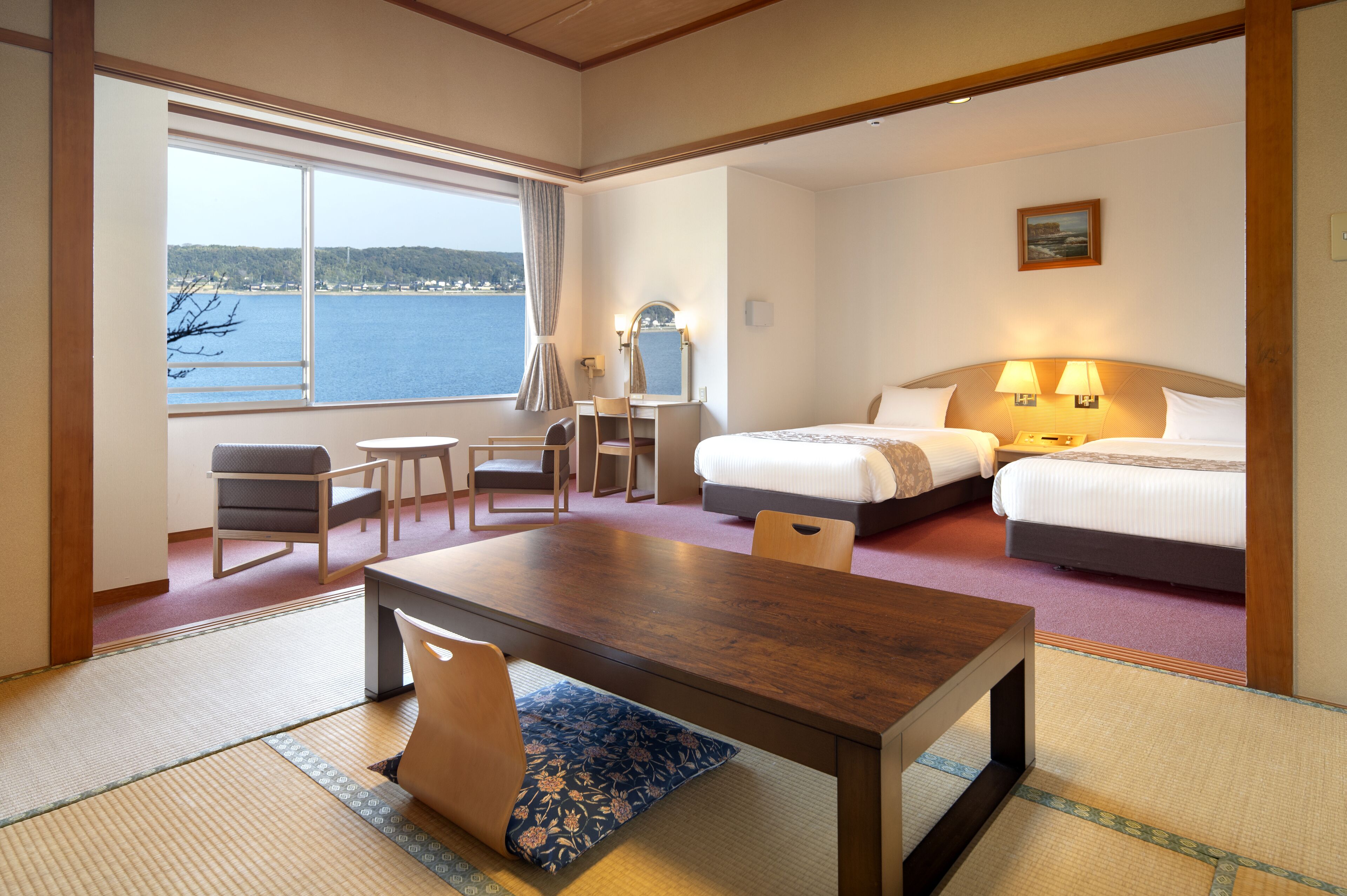 Caja de seguridad en la habitación, cortinas blackout y wifi gratis 