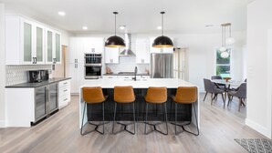 Coffee/tea maker, fridge, microwave, oven - Vacation in Style at the Desert Palms with 3 Primary Suites, Heated Pool, More! (Scottsdale)