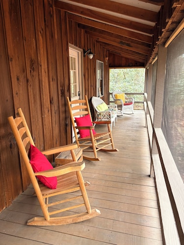 Escape to the Hepp’s Hideaway!