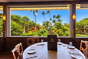 Dining - Cozy Studio just steps from famous Napili Bay (Lahaina)
