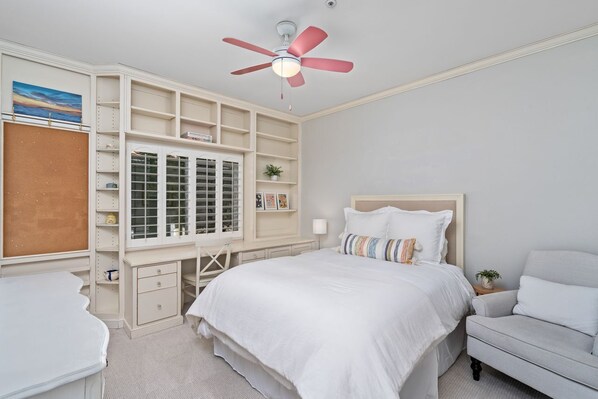 5 bedrooms, desk, iron/ironing board, free WiFi