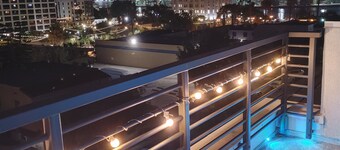 Luxury 4 bedroom at the harbor-Views, pets ok-walk 2 blocks to boardwalk & boats