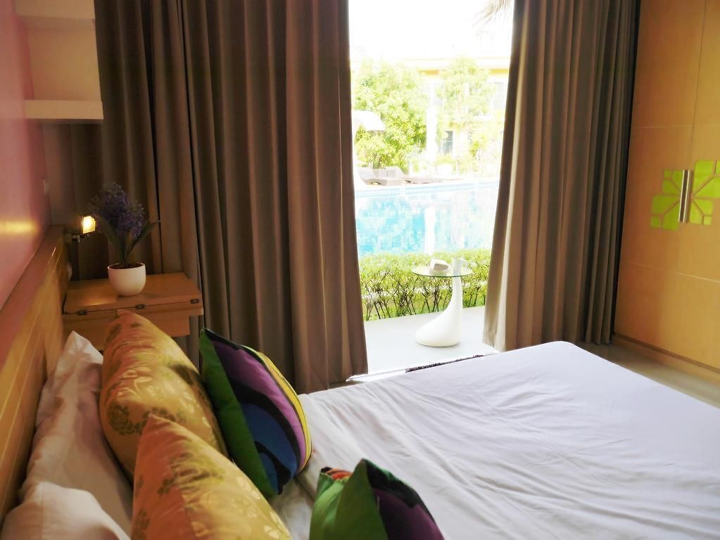 1 bedroom, premium bedding, pillowtop beds, individually decorated