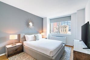 1 bedroom, iron/ironing board, free WiFi - Midtown West One Bed near Central Park Entrance (New York)