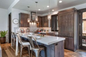 Fridge, microwave, oven, stovetop - Abode at Juniper Landing, hot tub, pool, walk to Frostwood gondola (Park City)