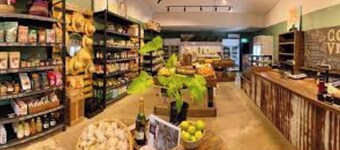 RAJAH 1 - Lovely Townhouse close to beach & shops