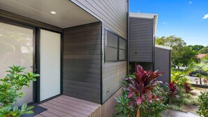 Exterior detail - RAJAH 1 - Lovely Townhouse close to beach & shops (Ocean Shores)