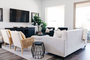 Smart-TV, Tischtennisplatte