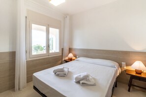 2 dormitorios, tabla de planchar con plancha, wifi gratis y ropa de cama