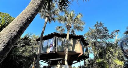 ⭐Intimate and Updated Treehouse with Breathtaking Marsh Views⭐