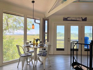 Dining - ⭐Intimate and Updated Treehouse with Breathtaking Marsh Views⭐ (Saint Helena Island)