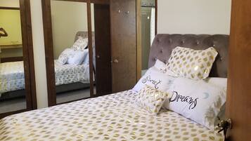 3 Schlafzimmer, Schreibtisch, kostenloses WLAN, Bettwäsche