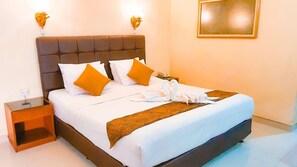 Deluxe Double Room | Desk, free WiFi, bed sheets - Mandala Wisata Hotel (Surakarta)