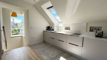 Fridge, oven, dishwasher, toaster