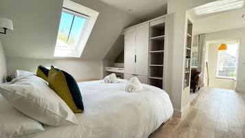 1 bedroom, desk, iron/ironing board, internet