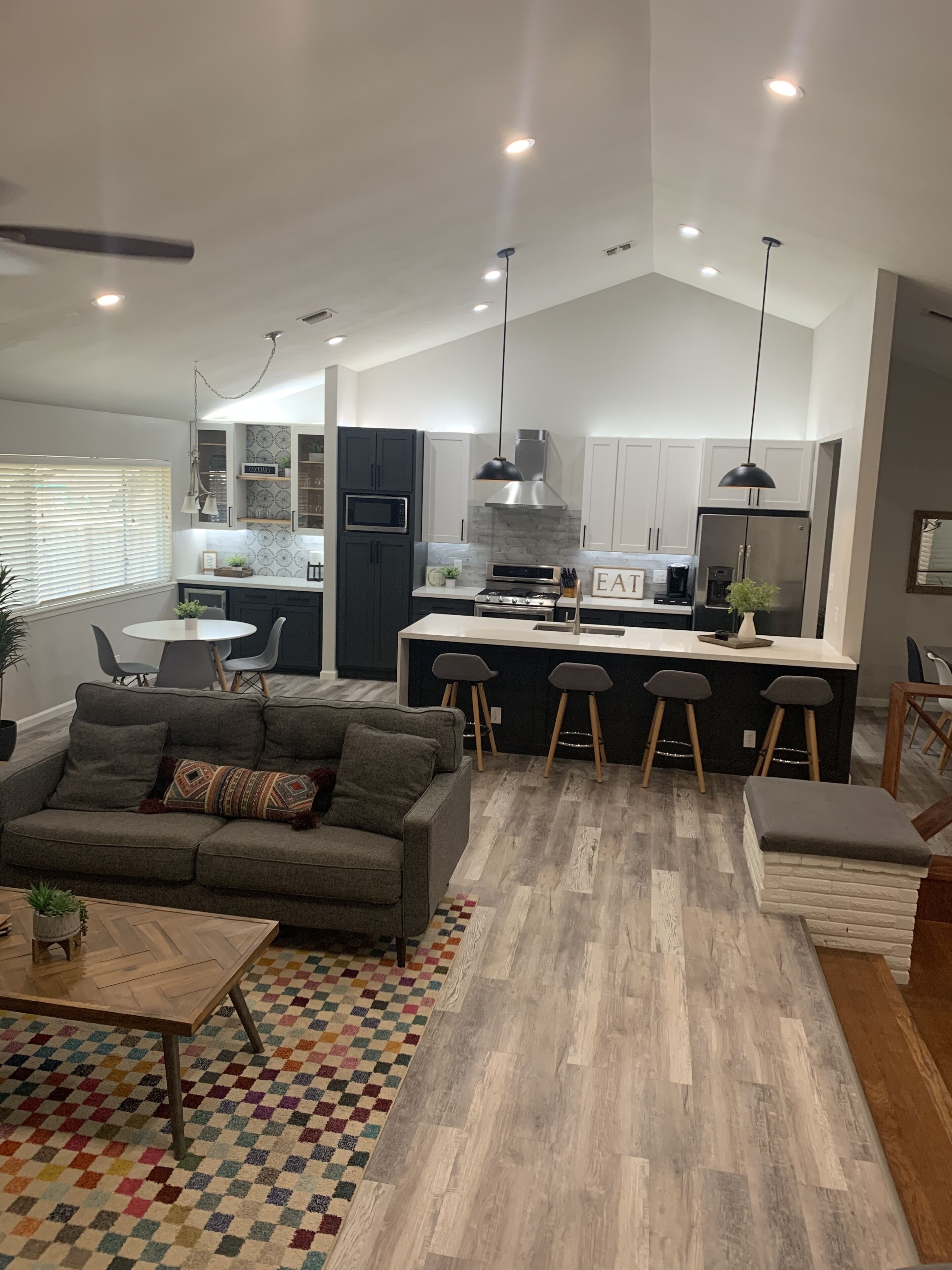 Spacious open home convenient to attractions