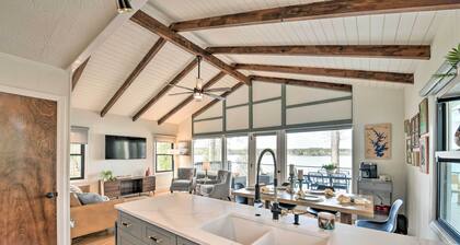 Dreamy Lake Norman Cottage w/ Panoramic Lake Views