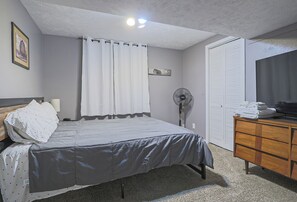 3 habitaciones, escritorio, tabla de planchar con plancha y wifi gratis