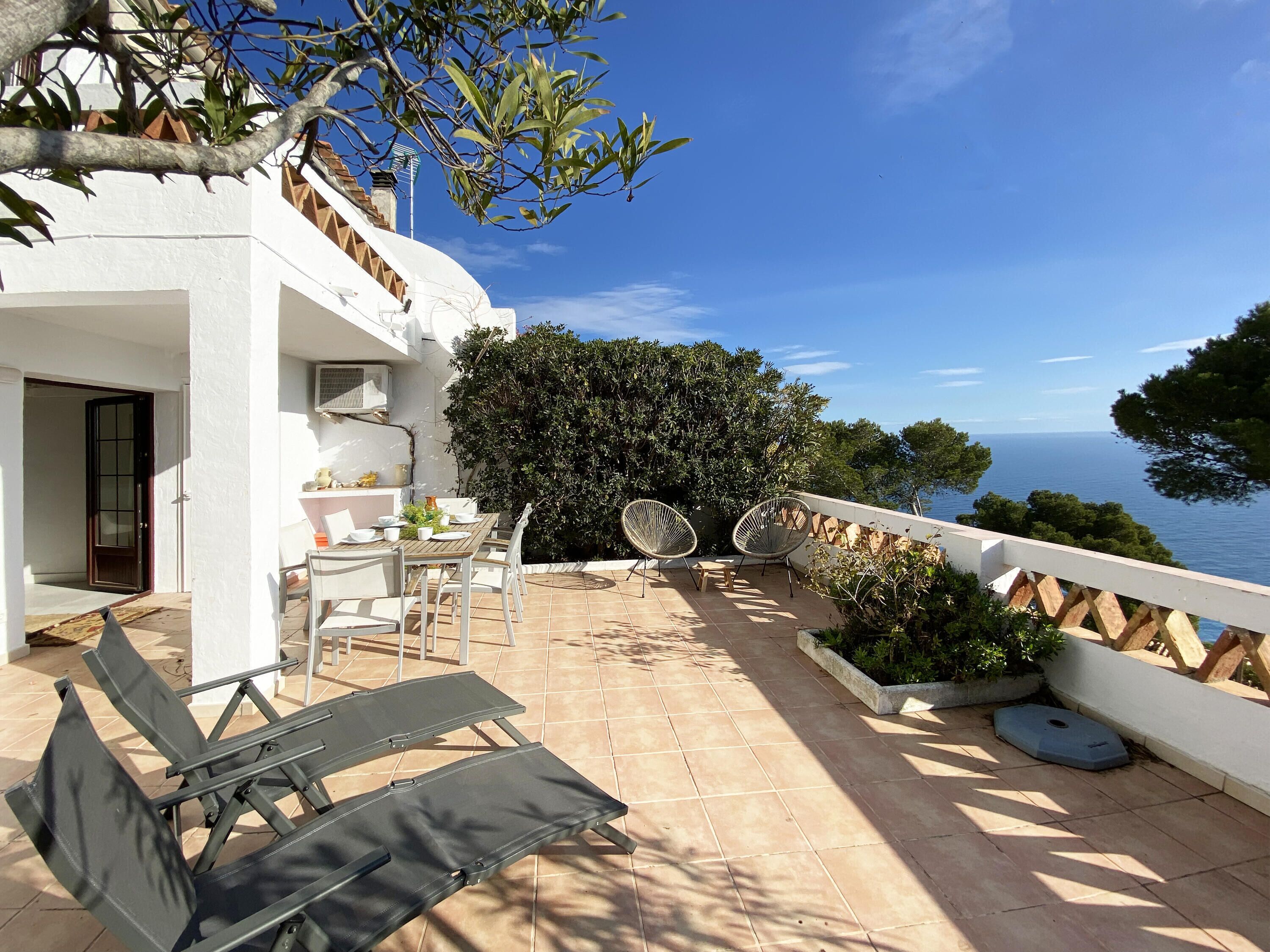 屋外ダイニングエリア