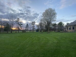 Property grounds - The Country View Estate in Beavercreek OH. Close to many beautiful hiking trails (Bellbrook)