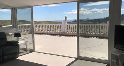 2 Bed-Sleeps 4-Mtn View-Private Pool & Terrace