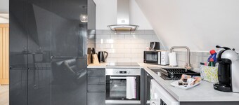 Comfortable 2BR Apartment in Bedford