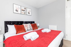 2 slaapkamers, een strijkplank/strijkijzer, wifi, beddengoed