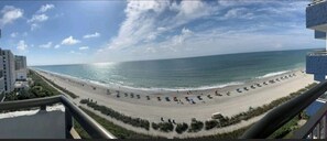 On the beach - ⛱️Amazing OCEANFRONT  2Bd @ Bluewater Resort! 🏄‍♂️ (Myrtle Beach)