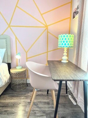 1 chambre, bureau, fer et planche à repasser, Wi-Fi gratuit