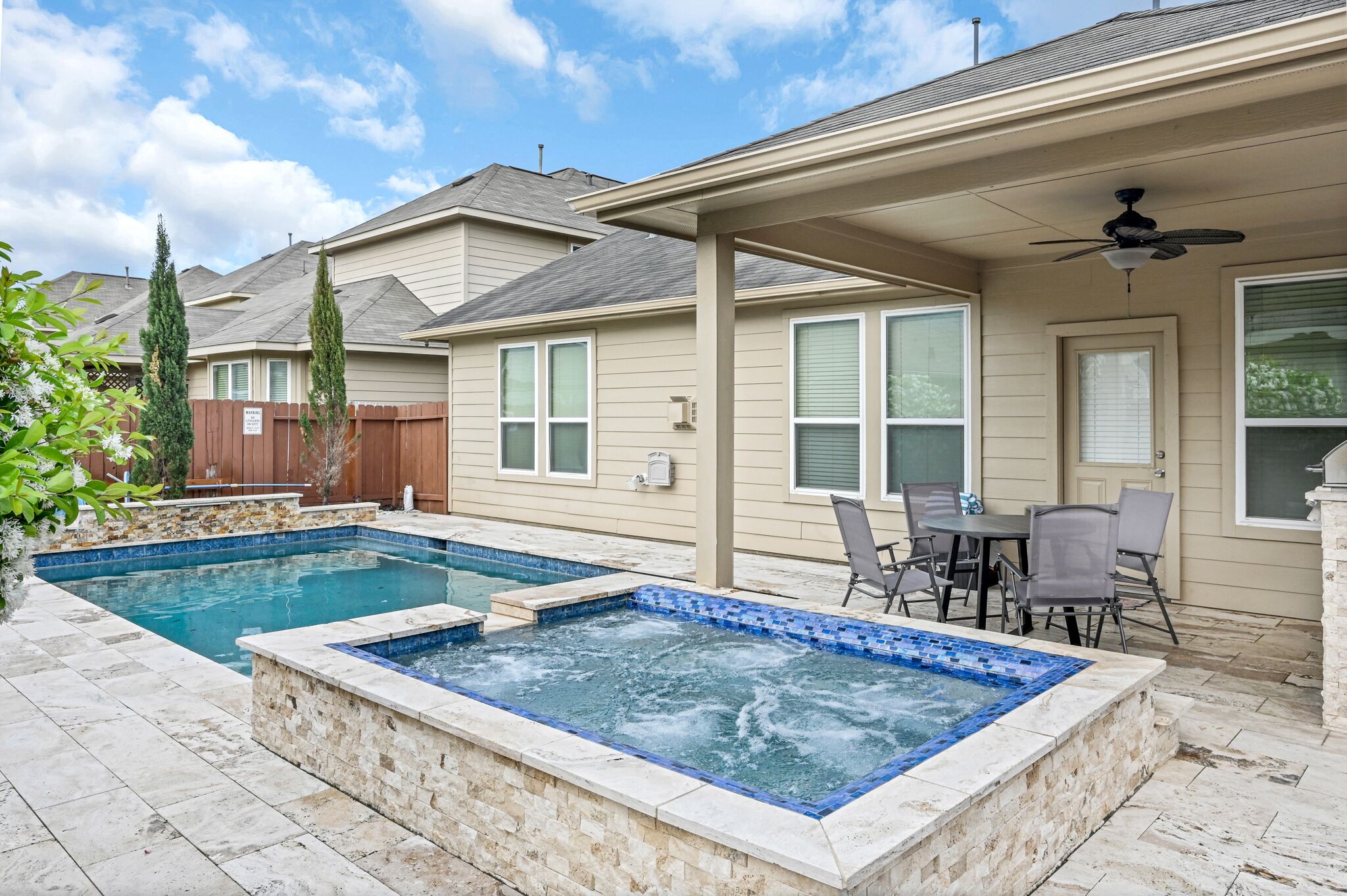 Piscine extérieure, piscine chauffée