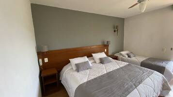 Cofres nos quartos, individualmente decorados