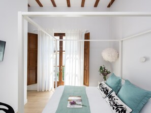 1 soverom, safe på rommet, strykejern/-brett og reiseseng for barn