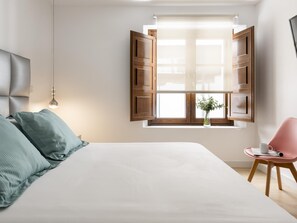 2 soverom, strykejern/-brett, internettilgang og sengetøy