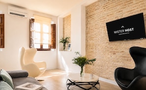 Living area - PALACIO BUENAVISTA LUXURY APARTMENTS 2.3. (Sevilla)